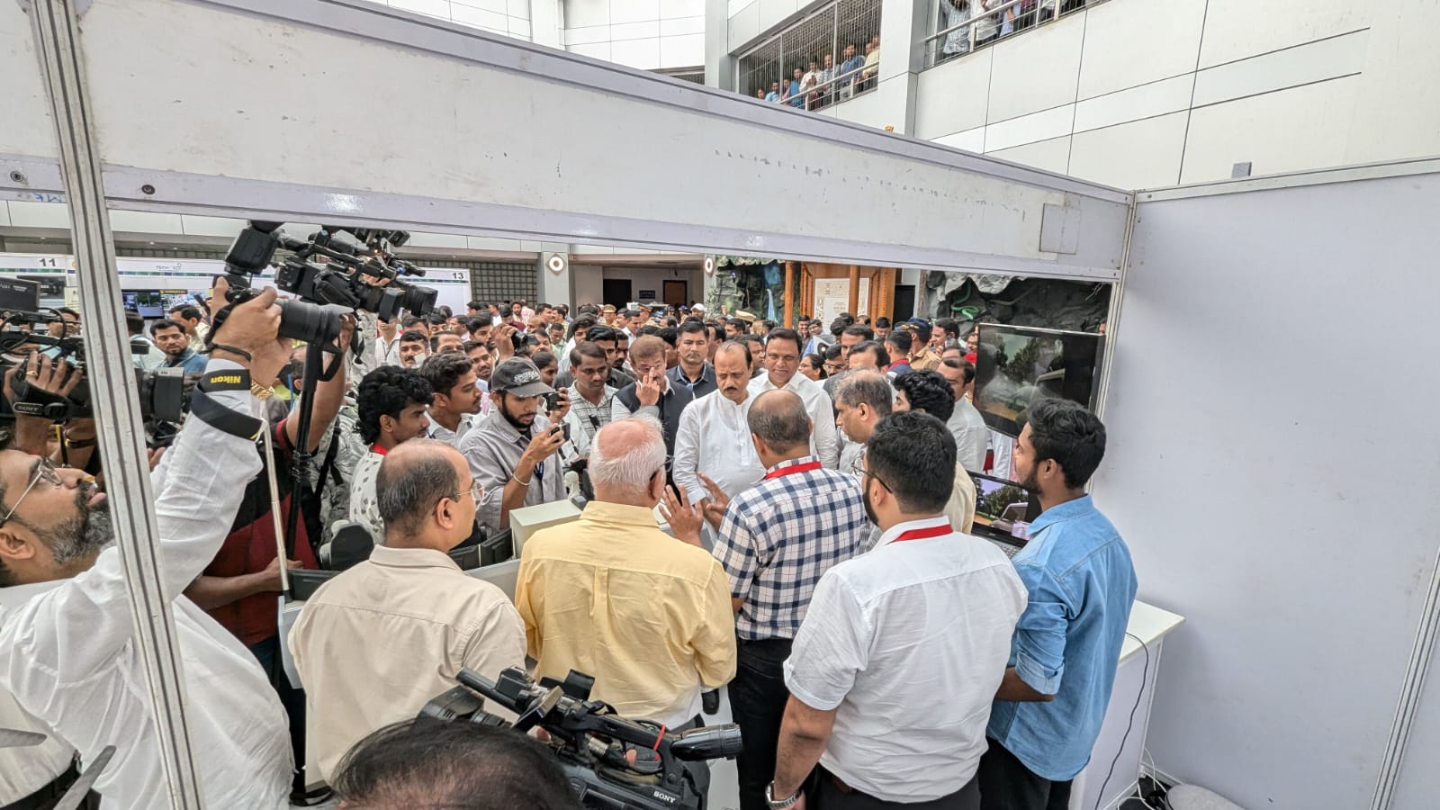 Lab members presented Maharashtra Drone Mission project's Ground Control Vehicle VR simulation to several Minister's and Employees of Maharashtra Government at Mantralaya, Mumbai.